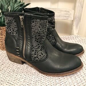 Musse & Cloud Ainhoa Black Leather and Lace Boots